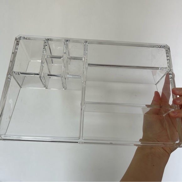 Clear plastic organizer shelf case 9 slot for makeup jewelry skincare office - Picture 2 of 3